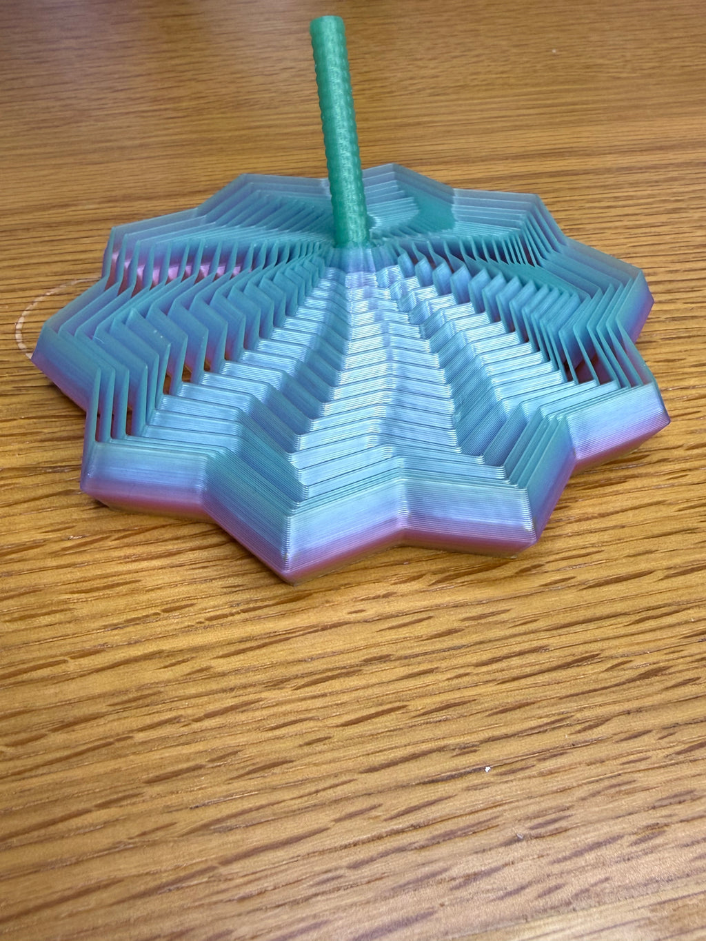 3D-Printed Geometric Spiral Art – Layered Star Display | Modern Desk Sculpture | Dual-Color Kinetic-Style Decor